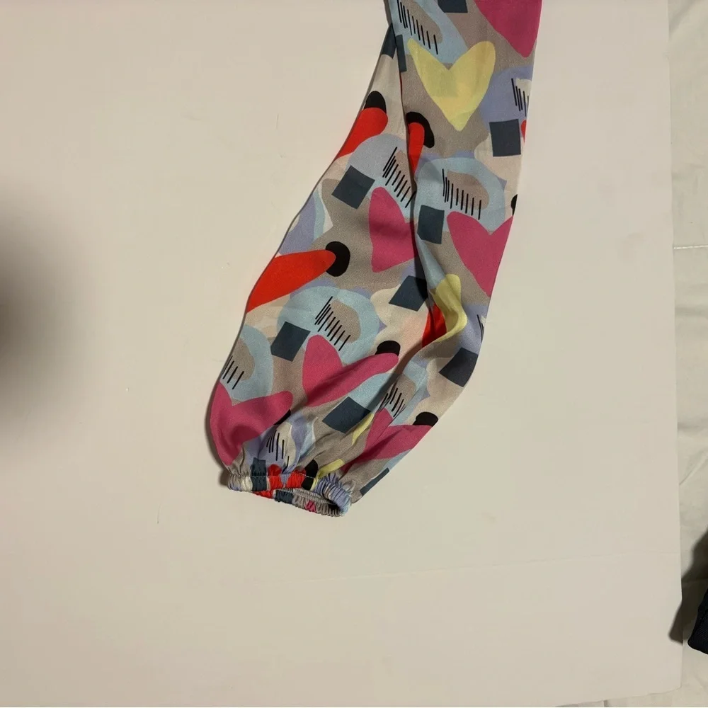 Tristan Multicolor Abstract Heart Print Tie Front V Neck Blouse Size M - Picture 14 of 14
